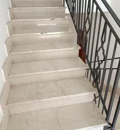 Cavour Center Апартаменти