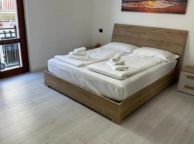 Cavour Center Апартаменти Бардоліно